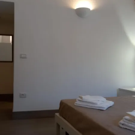 Petra Rossa Affittacamere מסניה